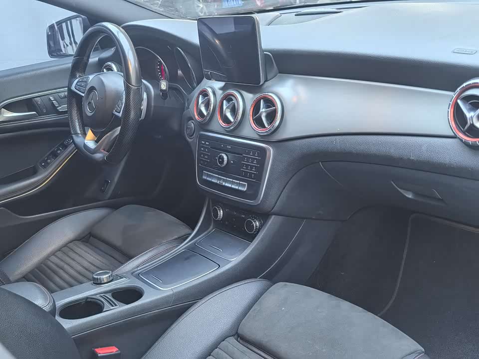 Mercedes-Benz CLA
