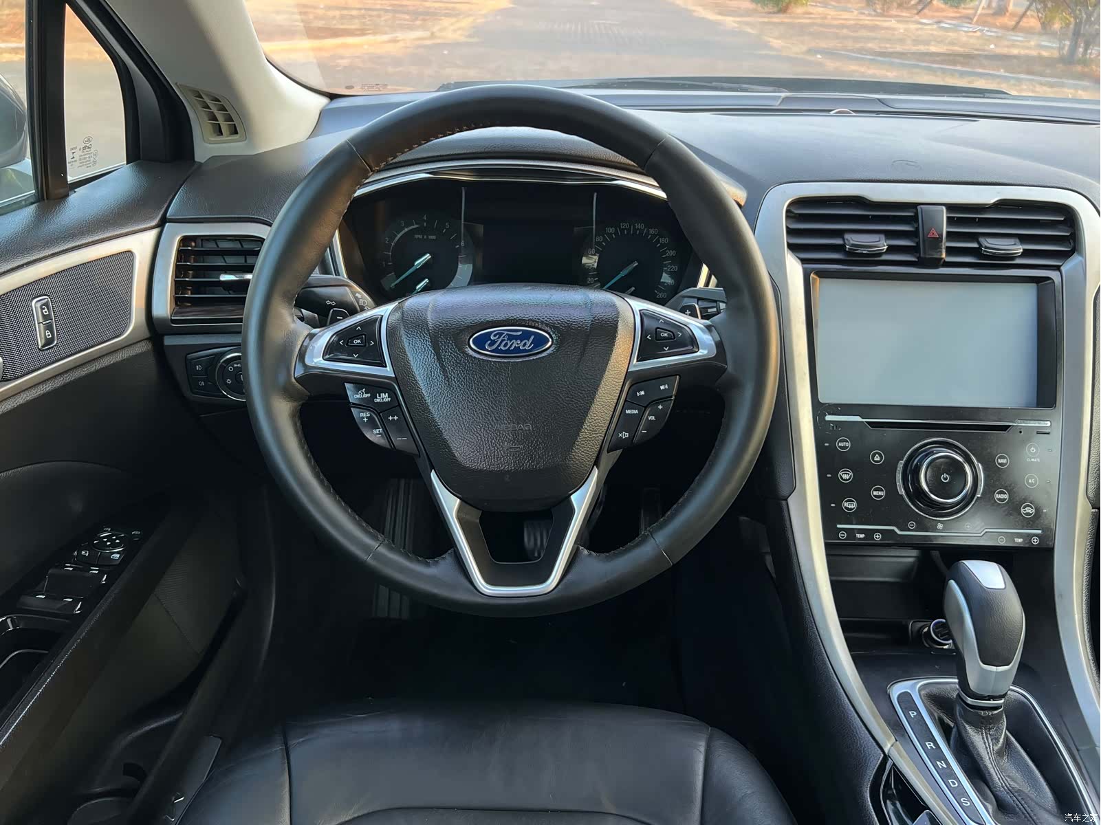 Ford Mondeo, 2014 13