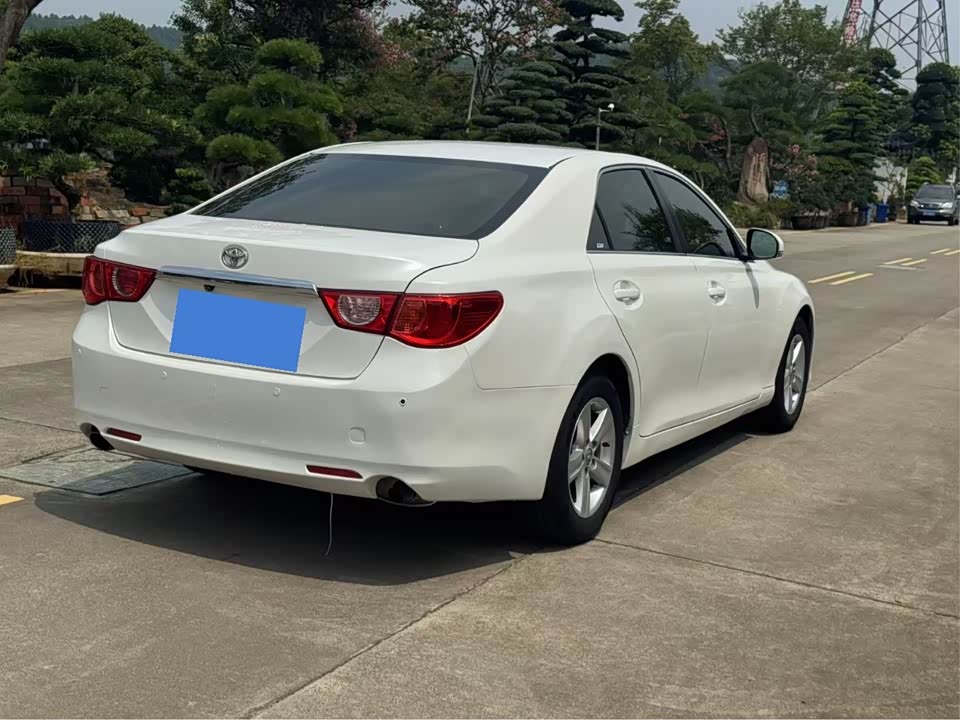 Toyota Reiz