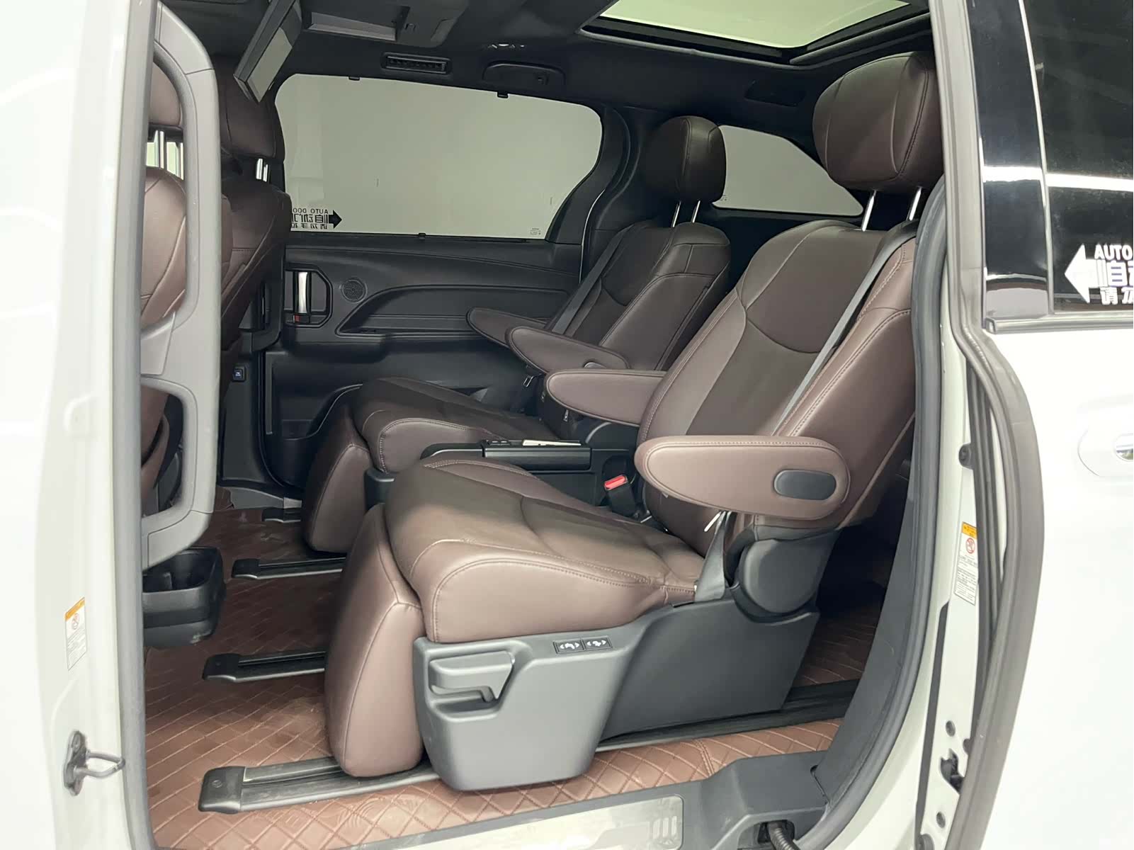 Toyota Sienna, 2022 10