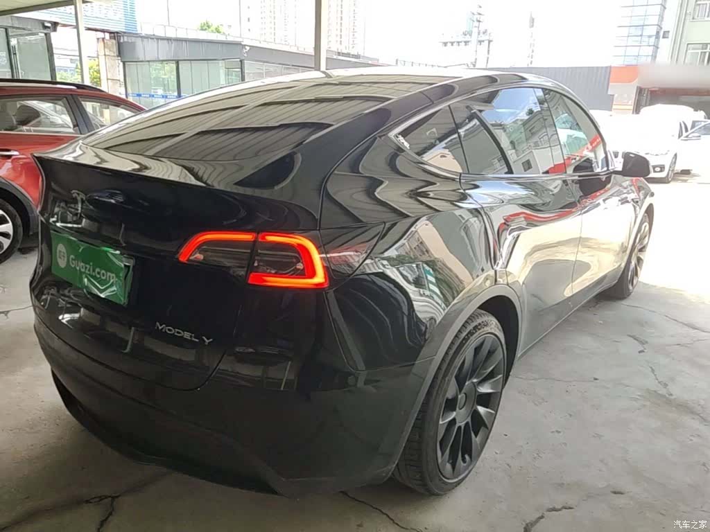 Tesla Model Y, 2023 все фото