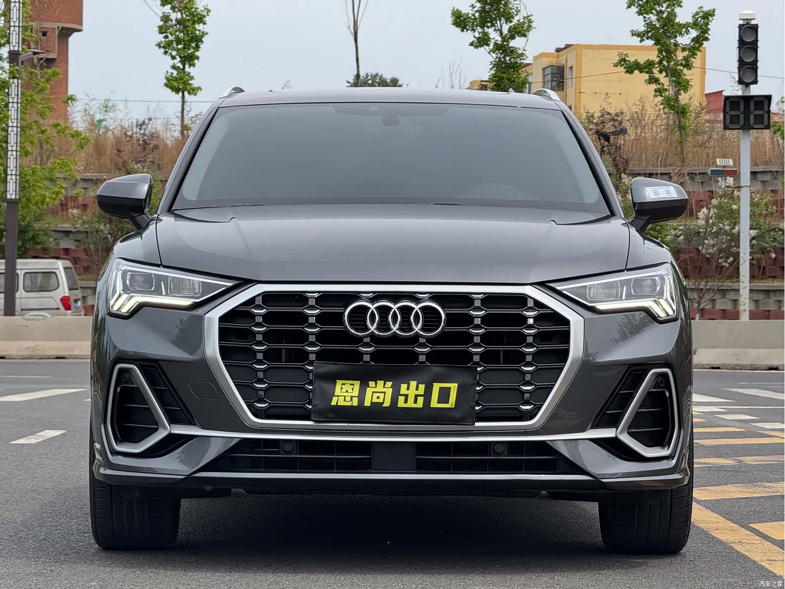 Audi Q3, 2022 3