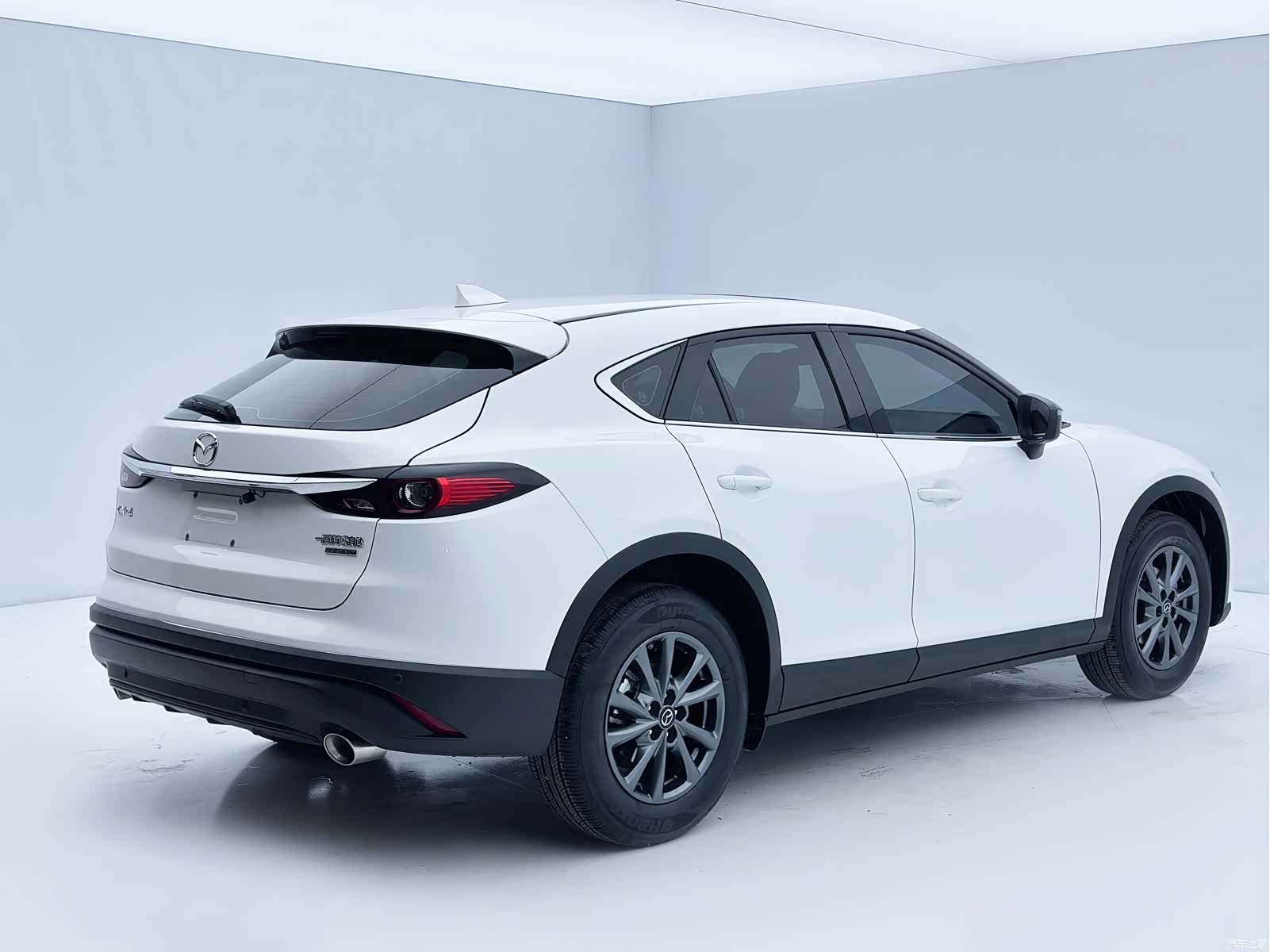 Mazda CX-4, 2023 4
