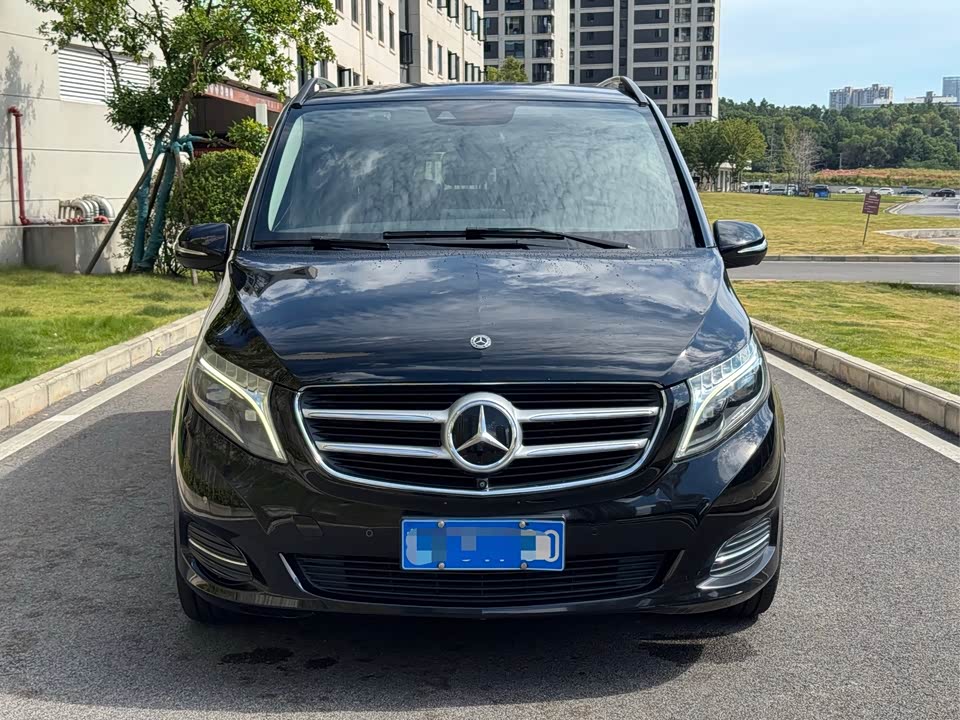 Mercedes-Benz V-class