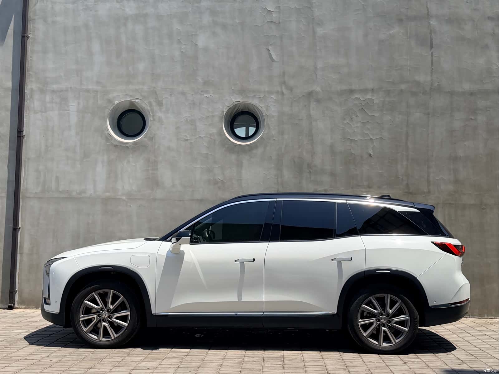 NIO ES8, 2021 10