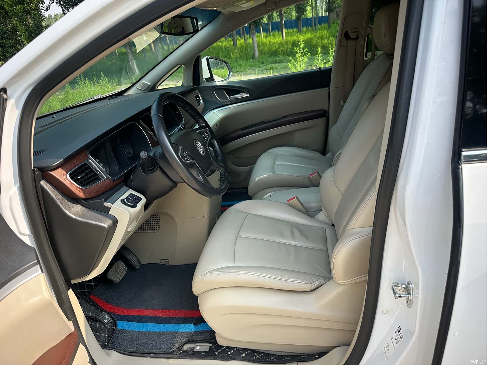 Buick GL8, 2020 4