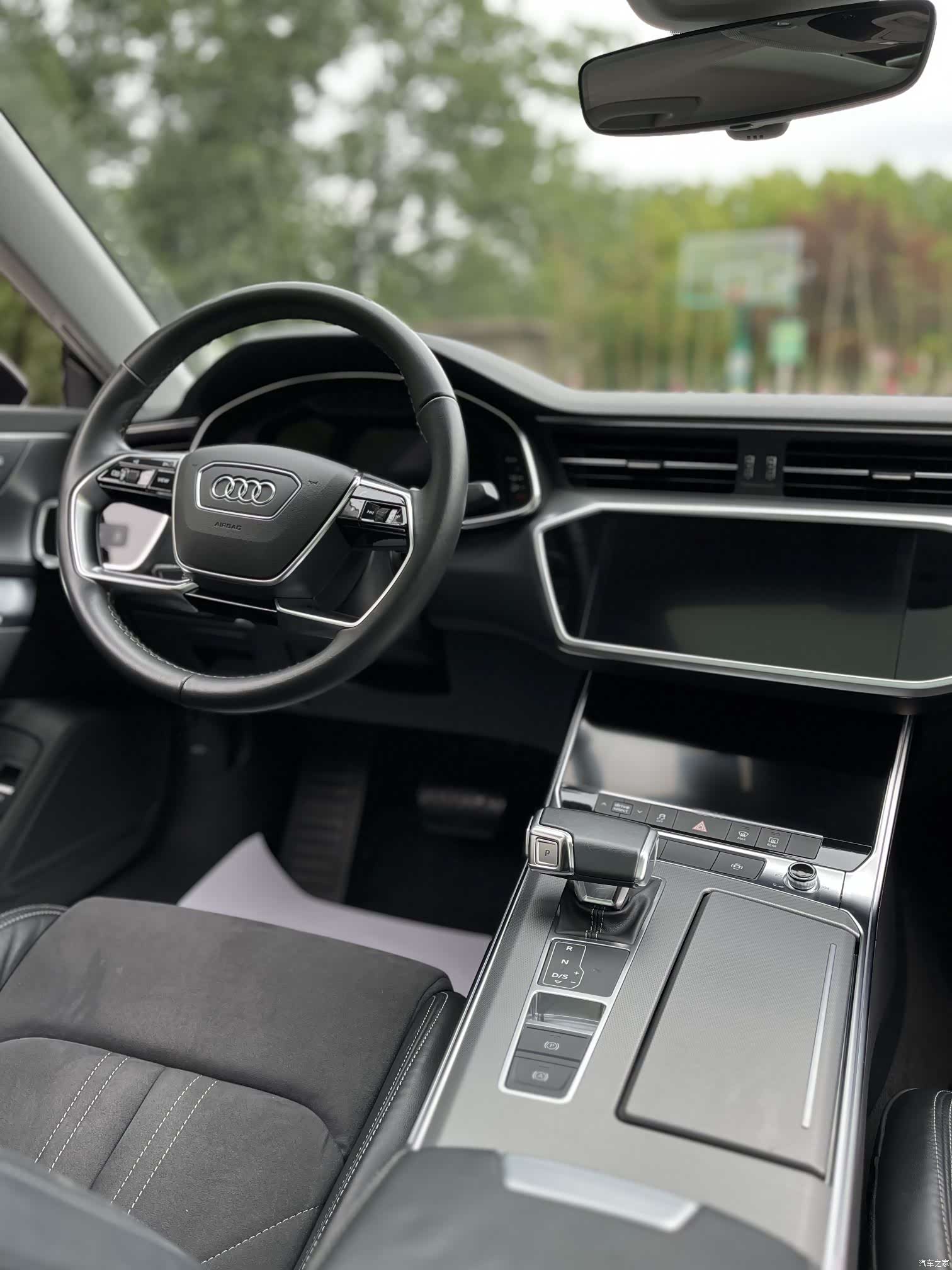 Audi A7L, 2024 14
