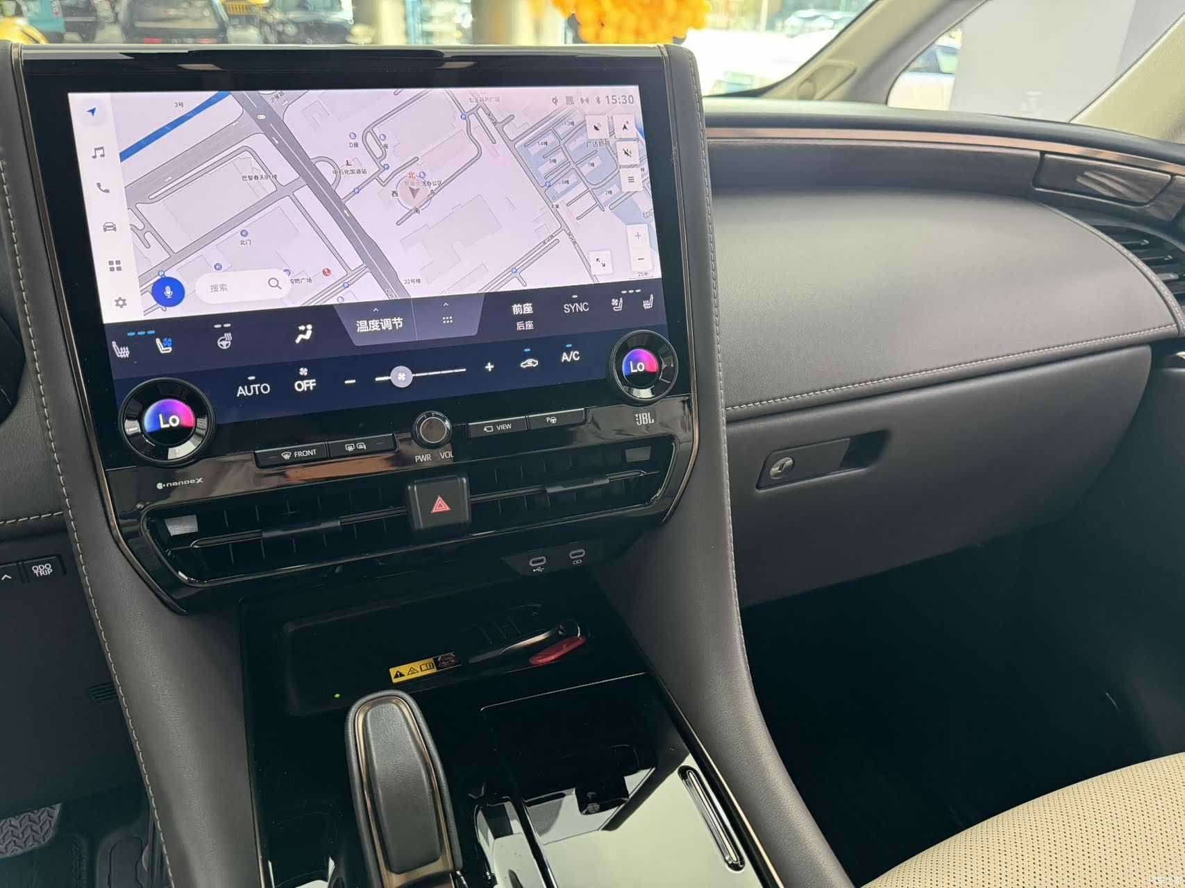 Toyota Alphard, 2024 16