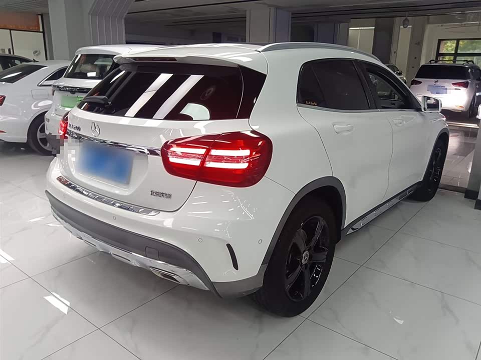 Mercedes-Benz GLA