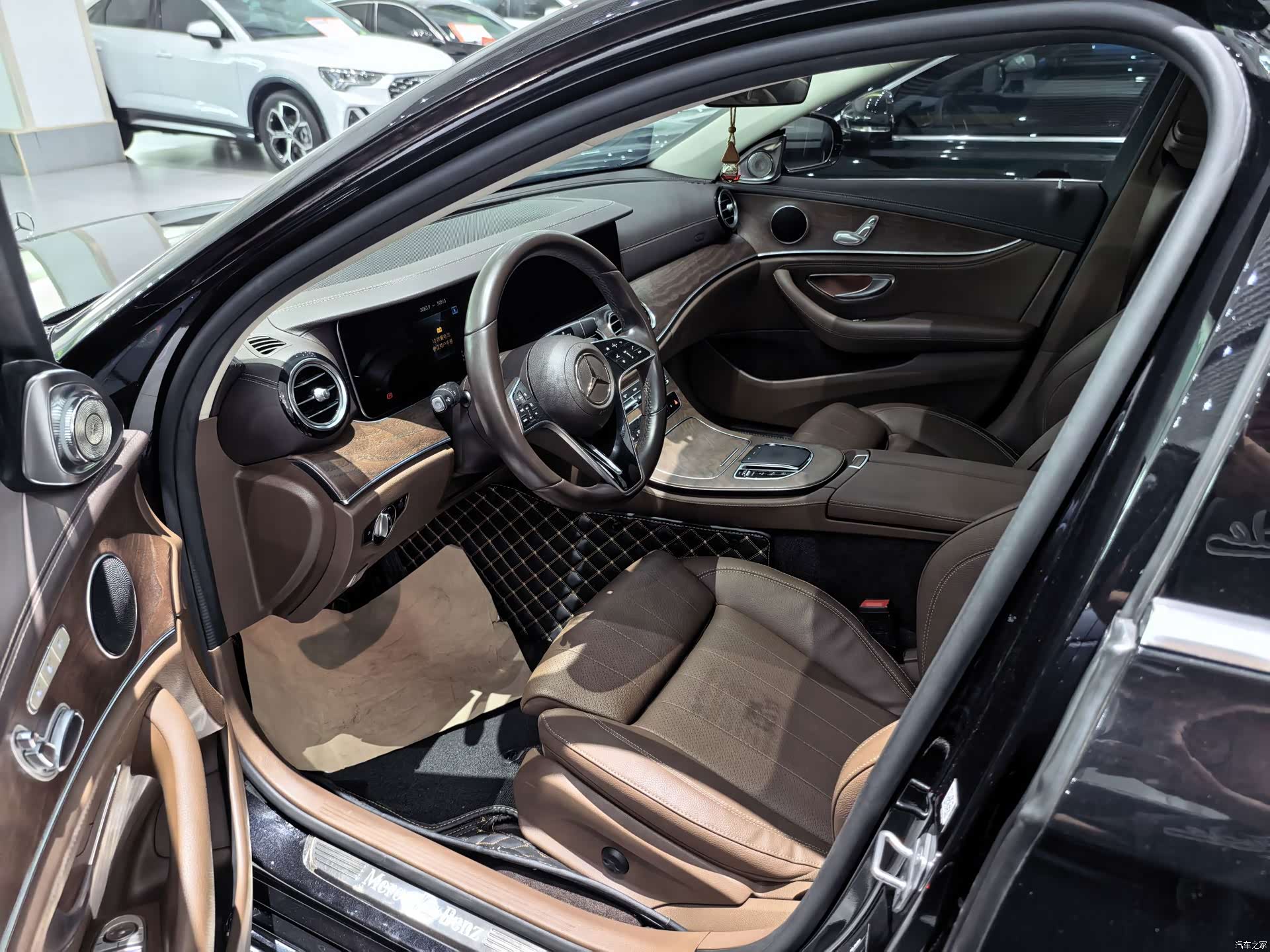 Mercedes-Benz E-Class, 2023 6