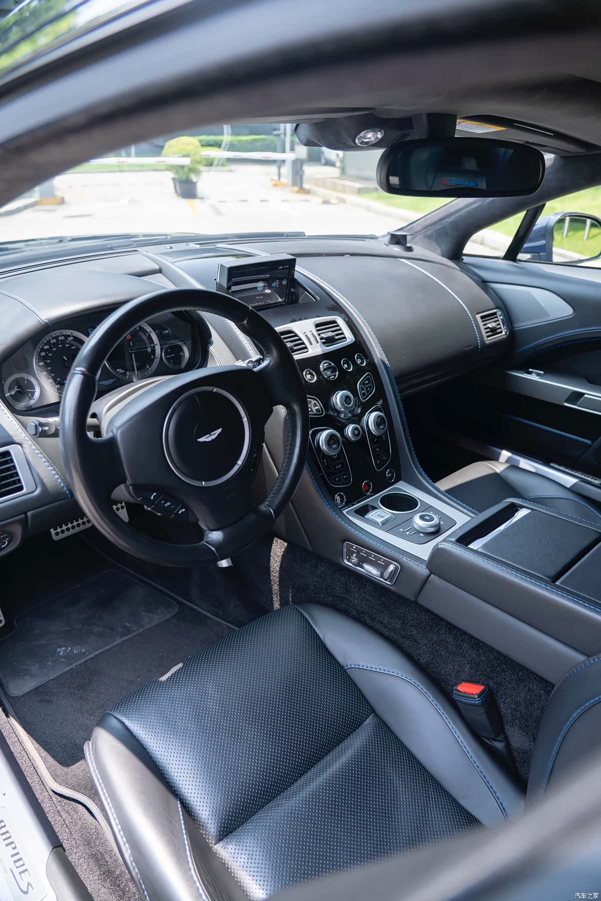 Aston Martin Rapide, 2017 9