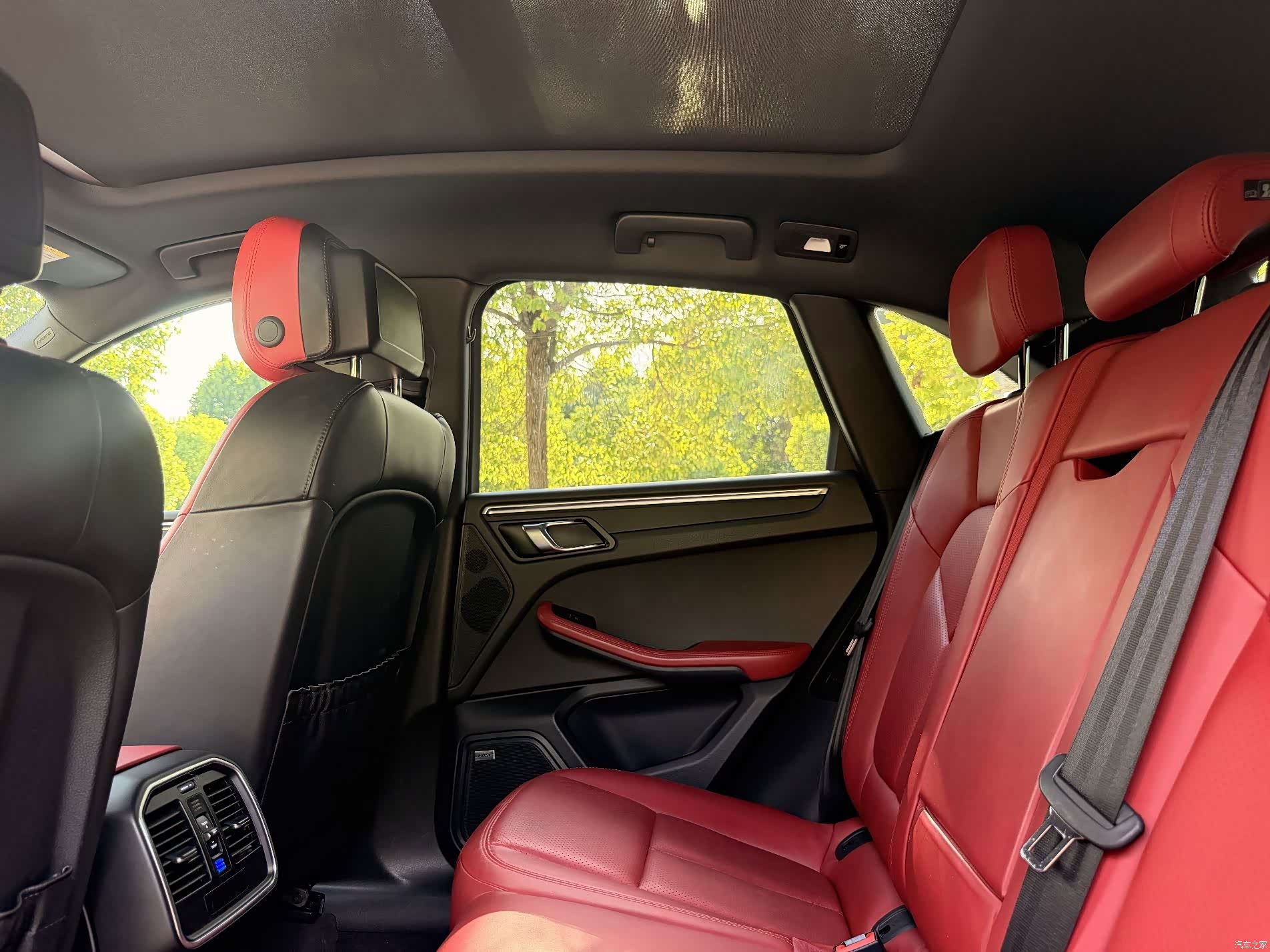 Porsche Macan, 2017 все фото