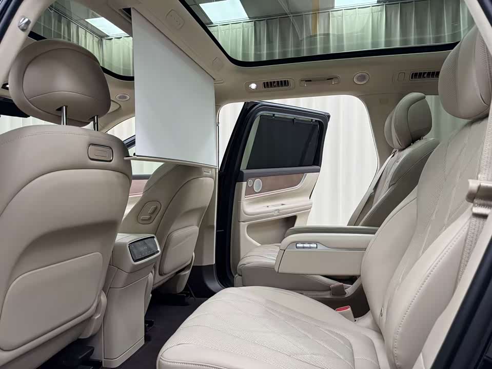 AITO Ask the world M9