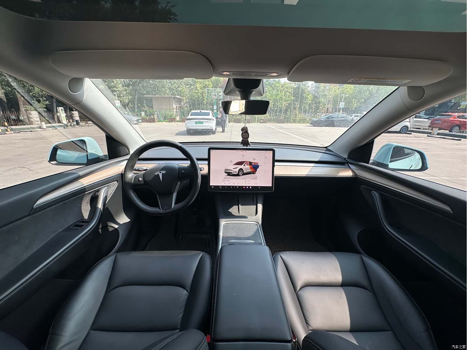 Tesla Model Y, 2022 37