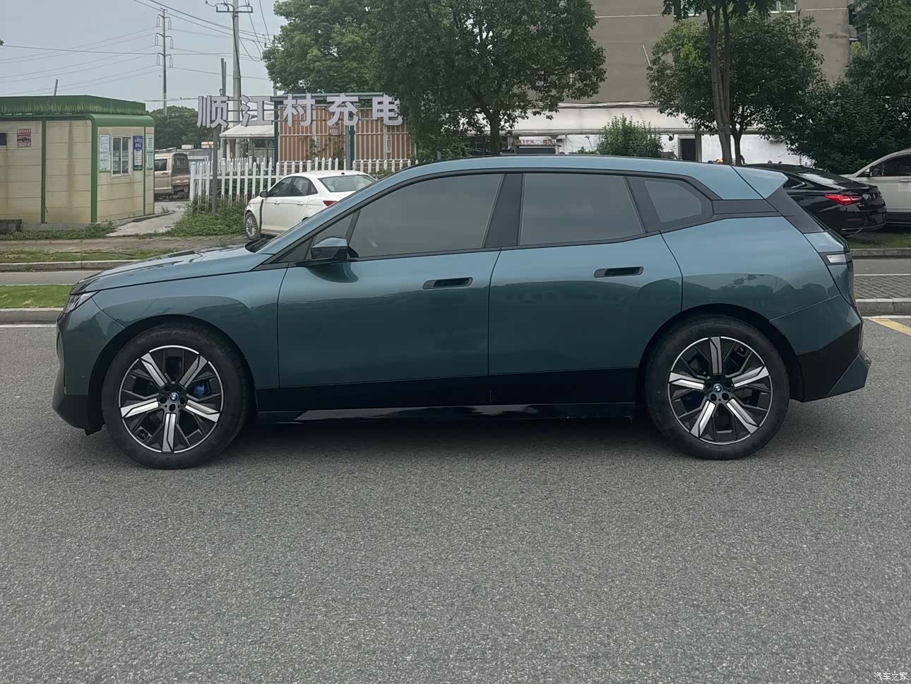 BMW iX, 2025 16