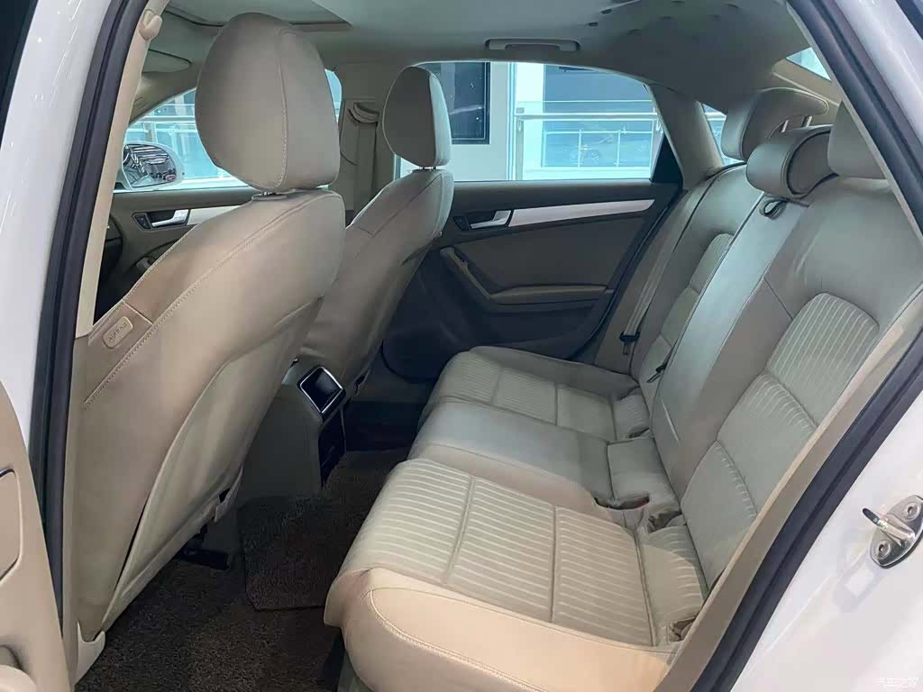 Audi A4L, 2012 6