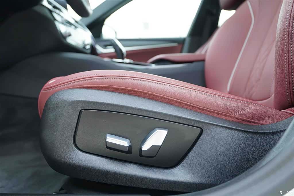 BMW 5 Series, 2024 13