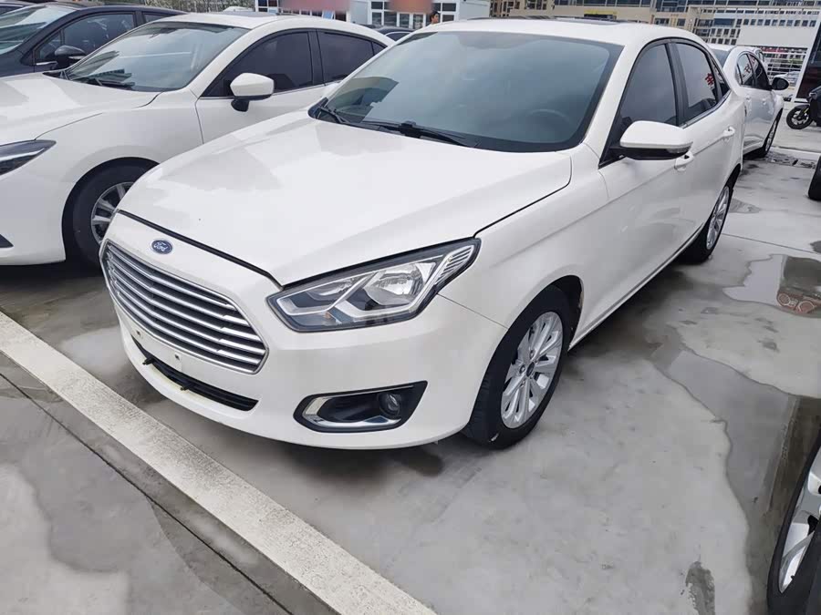 Ford Focus 2016, фото 2
