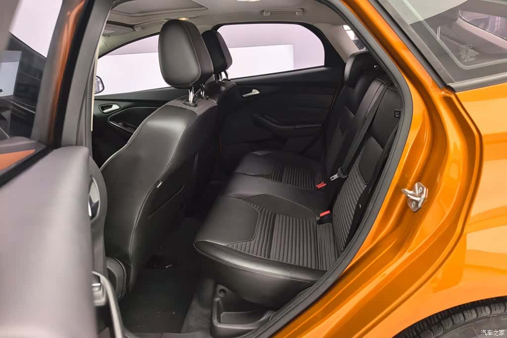 Ford Focus, 2017 11