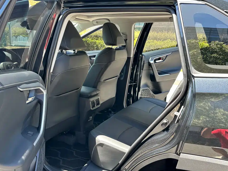 Toyota RAV4 Rongfang