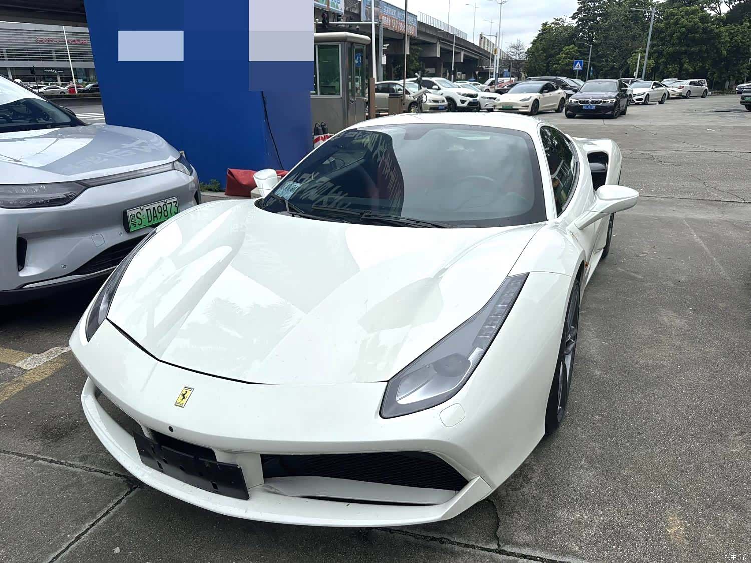 Ferrari 488, 2017 1