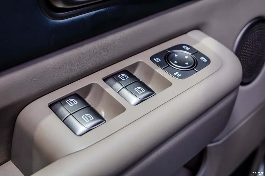 Li Auto MEGA, 2025 12