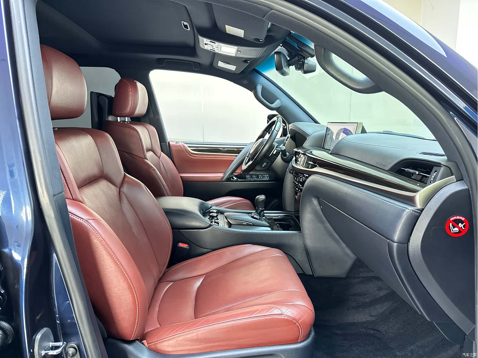 Lexus LX, 2018 12