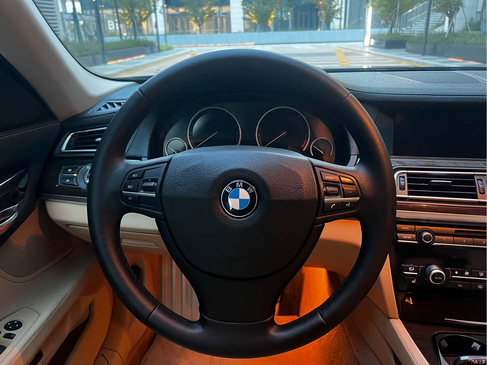 BMW 7 Series, 2012 16