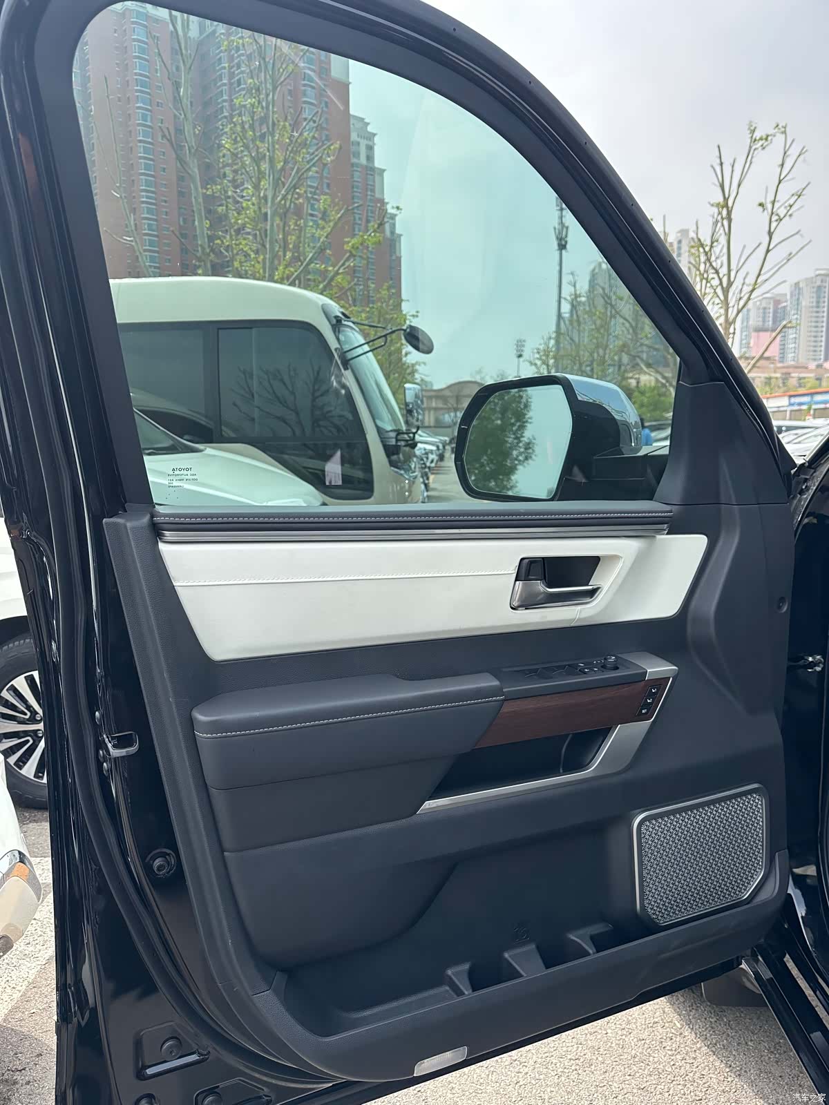 Toyota Sequoia, 2026 8