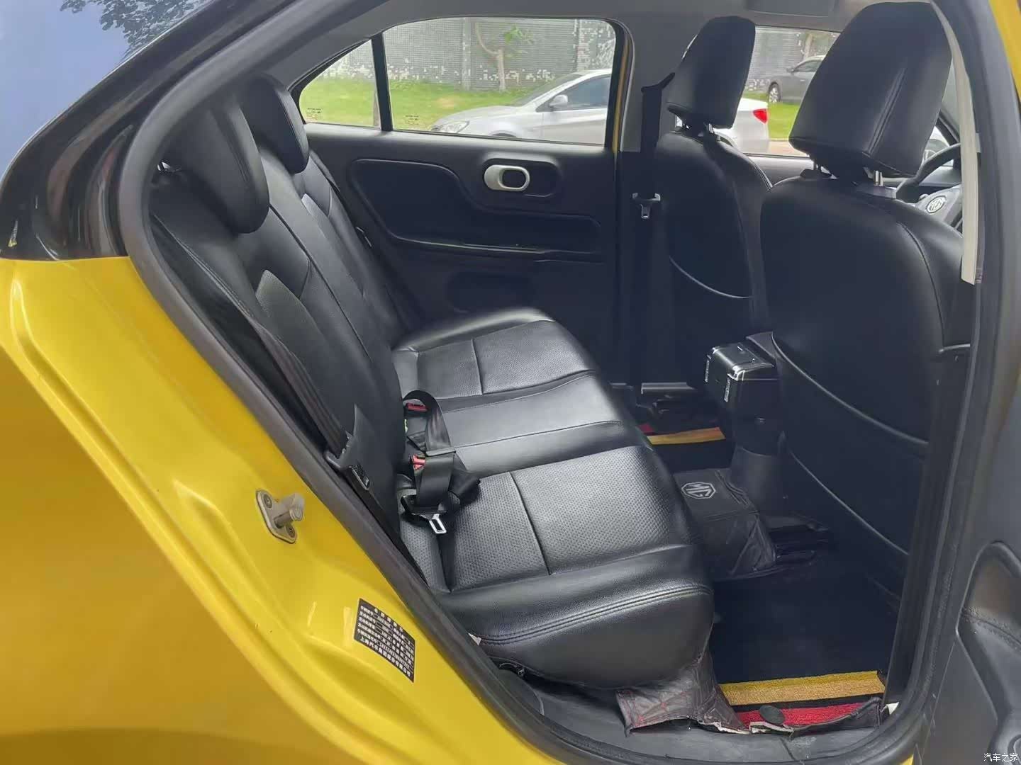 MG 3, 2012 9