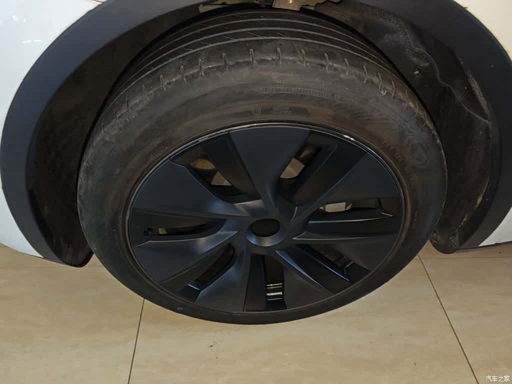 Tesla Model Y, 2024 23