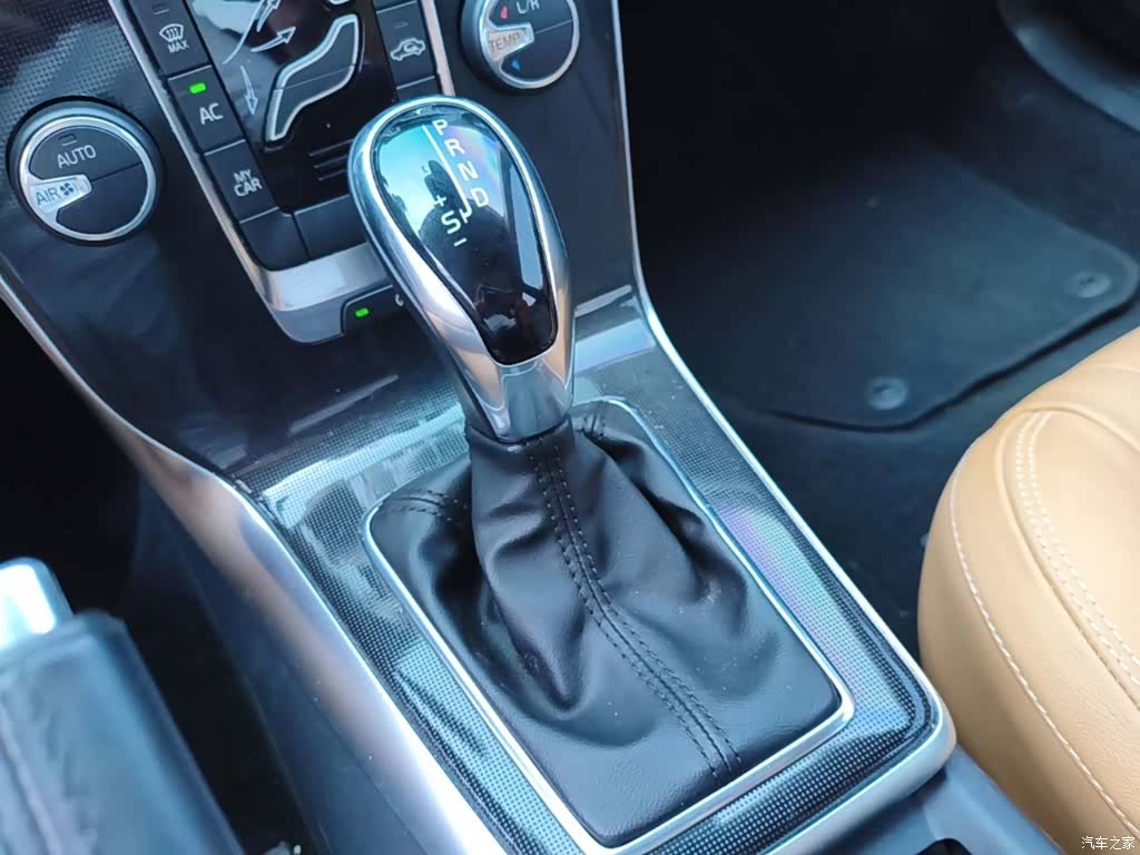 Volvo V40, 2019 21