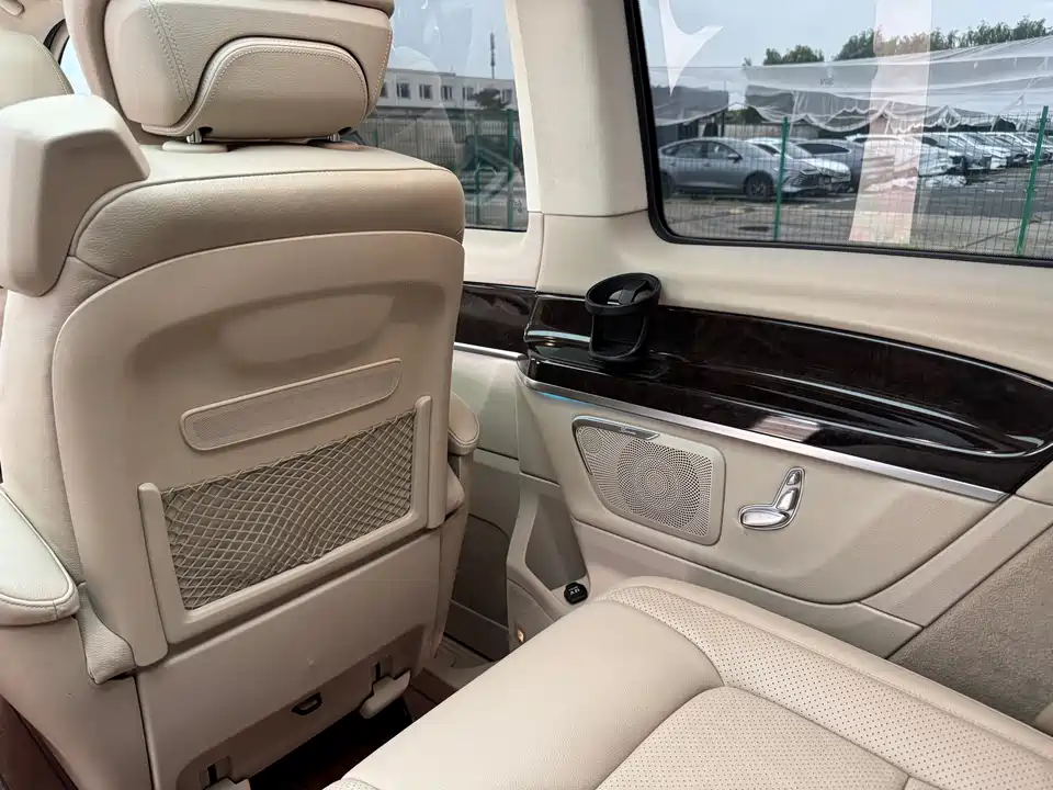 Mercedes-Benz V-class