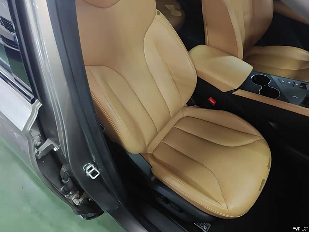 Roewe RX5, 2022 25