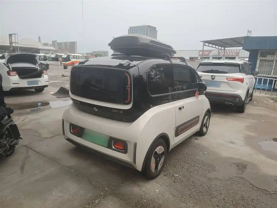 Baoding KiWi EV