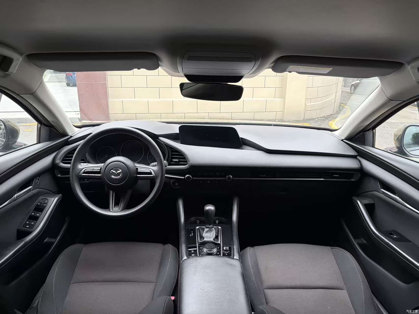 Mazda Mazda3, 2023 10