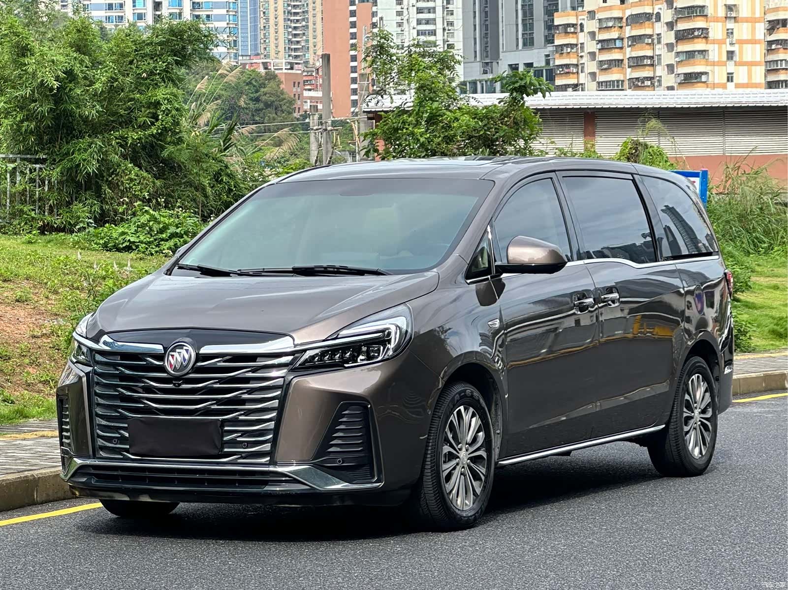 Buick GL8, 2023 1