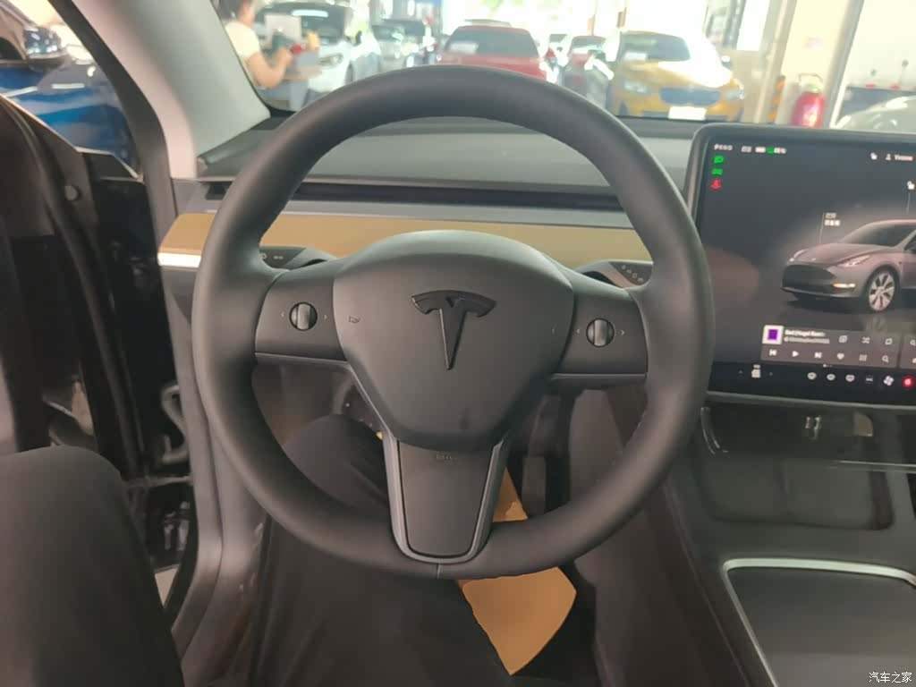 Tesla Model Y, 2023 11