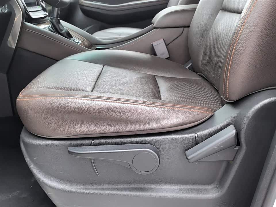 Forthing Popular CM7