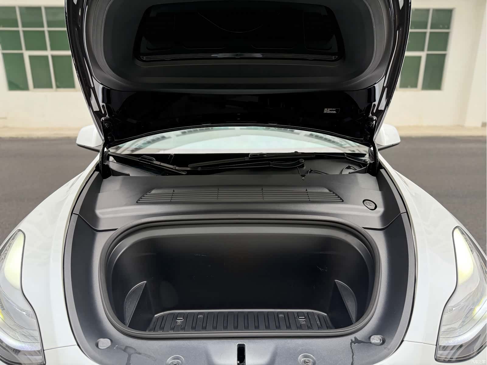 Tesla Model Y, 2022 20