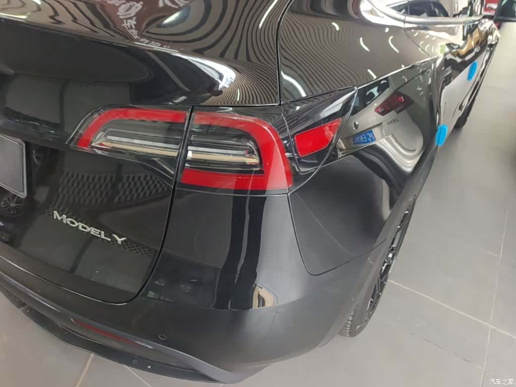 Tesla Model Y, 2023 8