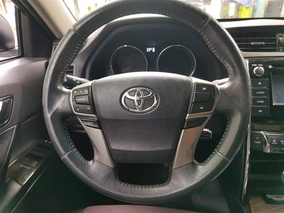 Toyota Reiz