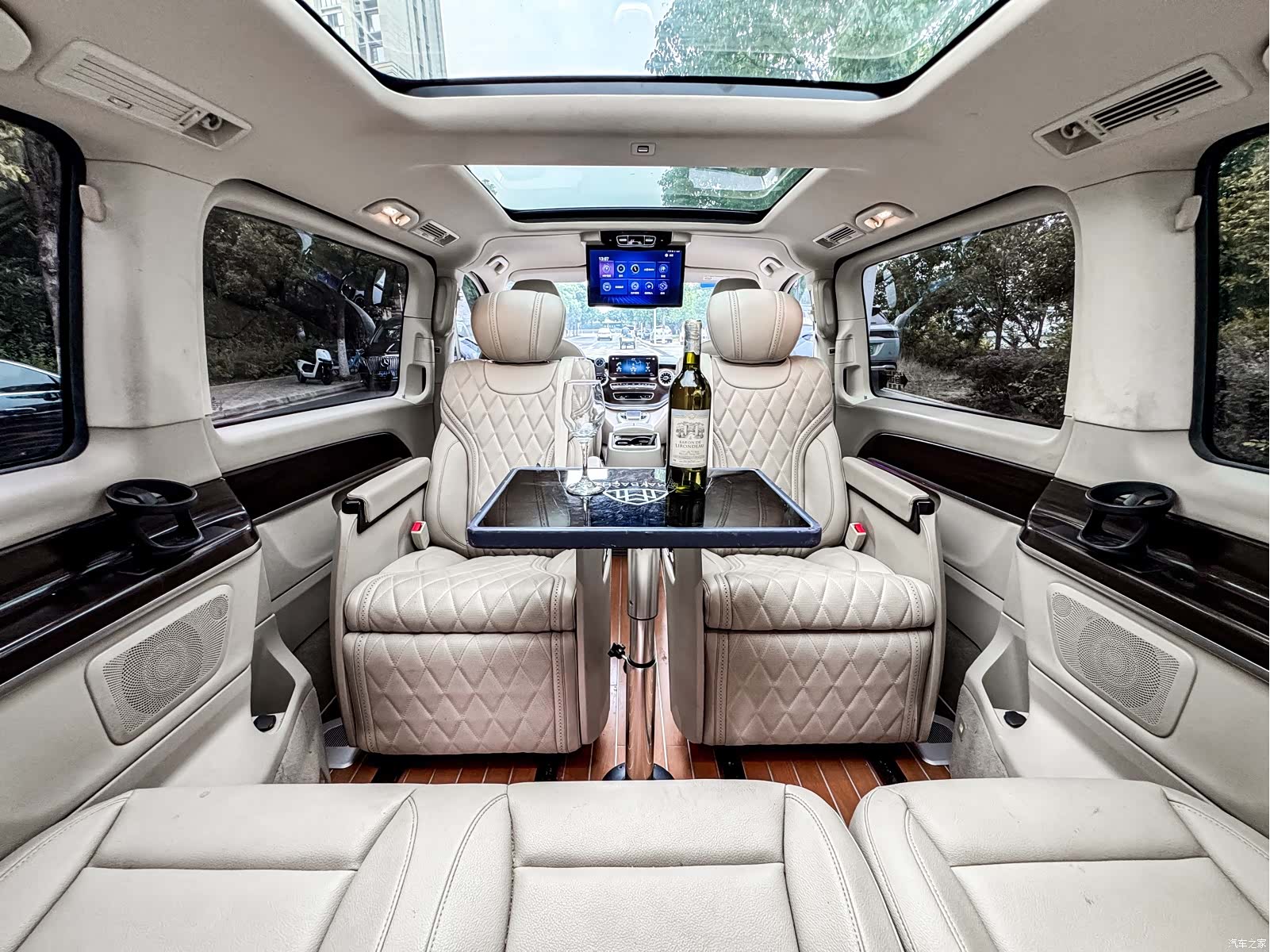 Mercedes-Benz V-Class, 2021 26