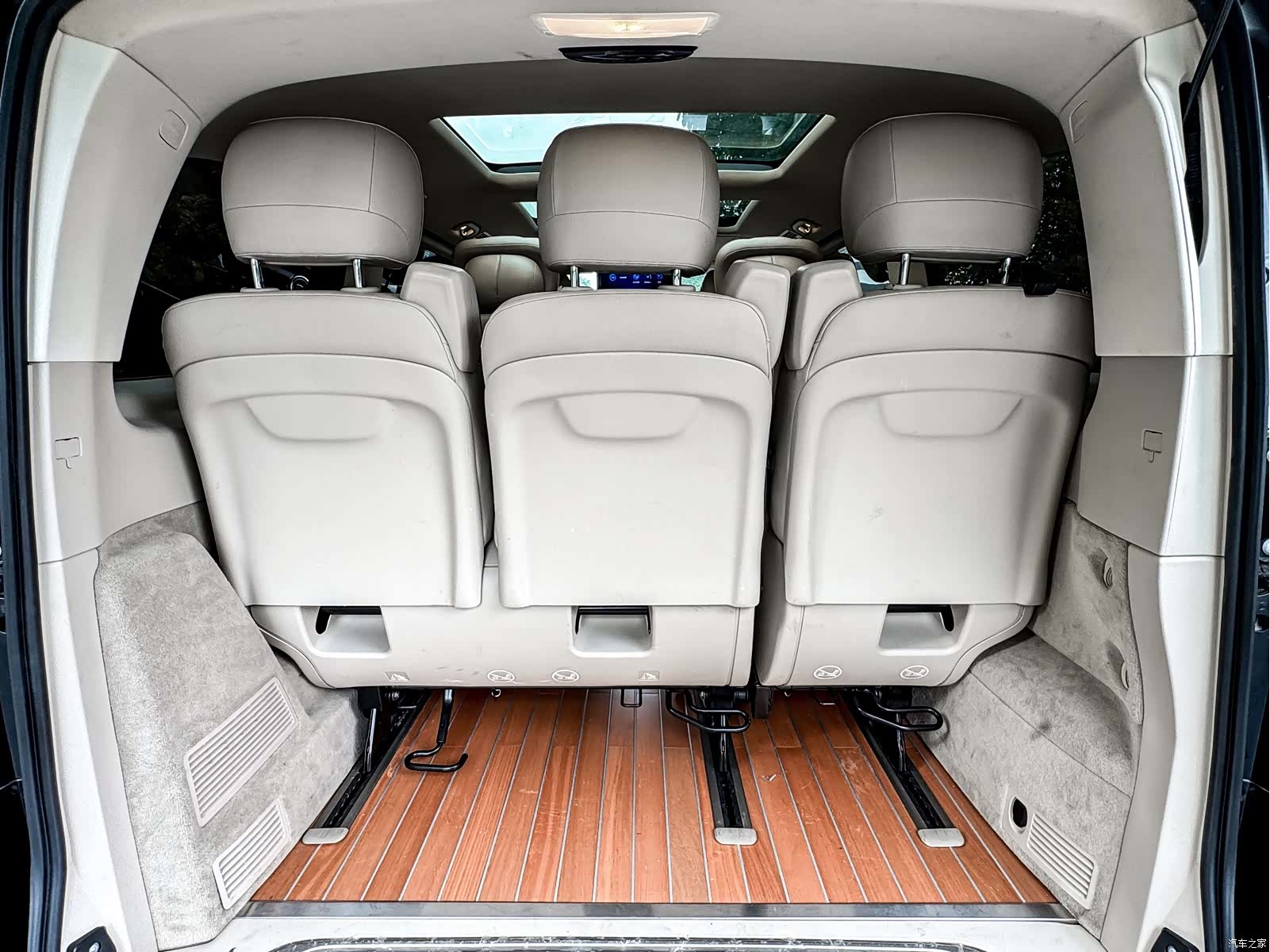 Mercedes-Benz V-Class, 2021 34