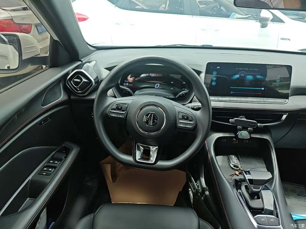 MG MG5, 2025 11