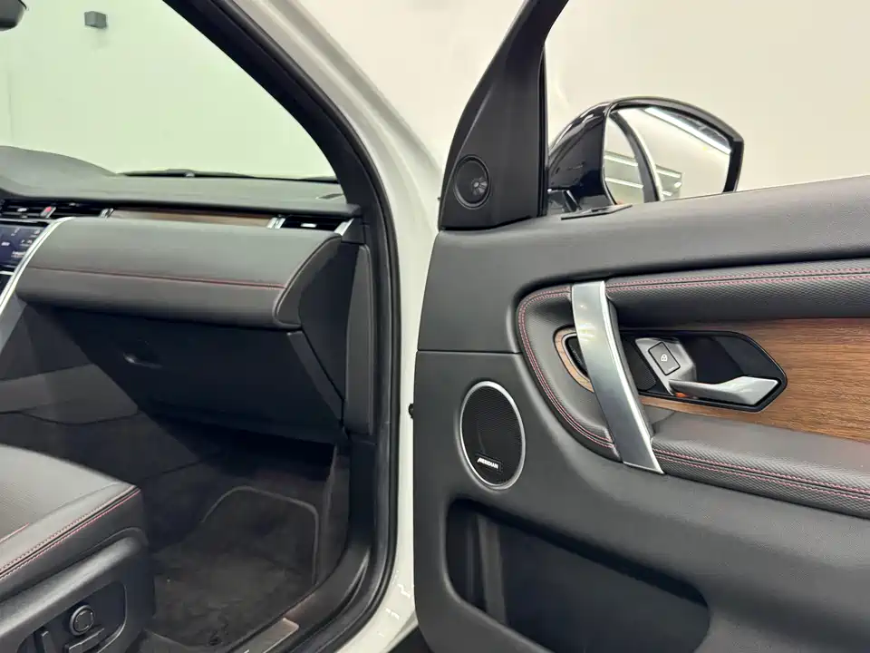 Land Rover Discover sports