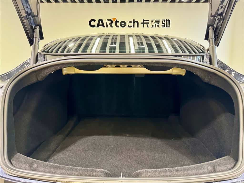 Tesla Model 3, 2024 12
