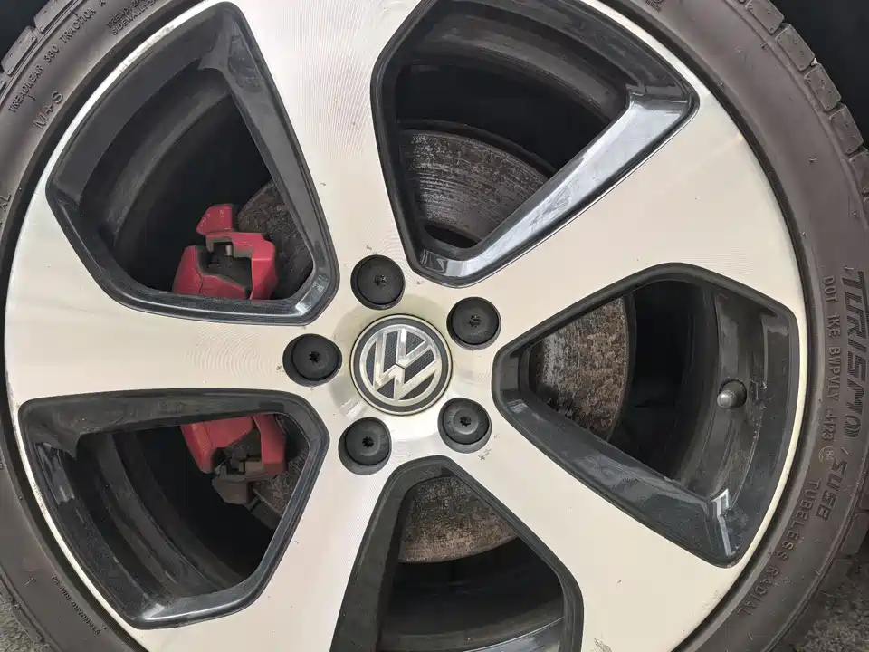 Volkswagen Golf GTI