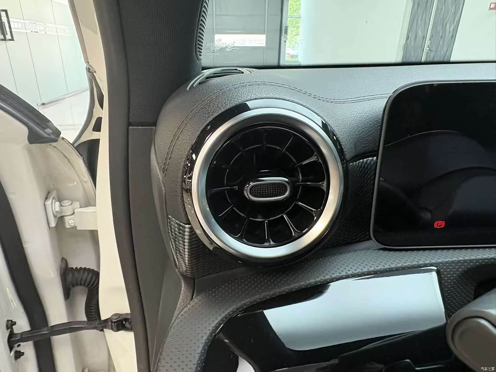Mercedes-Benz A-Class, 2019 12