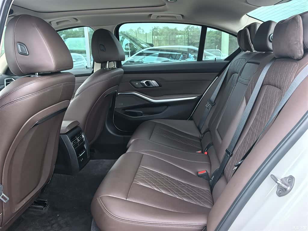 BMW 3 Series, 2024 15